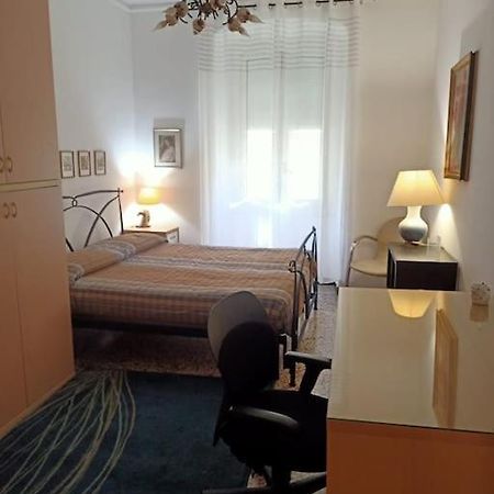 Appartamento Zona Centro Foce Генуа Екстериор снимка